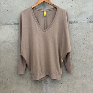LOLE rare oversized dolman sleeve vneck top, heather tan, size XS